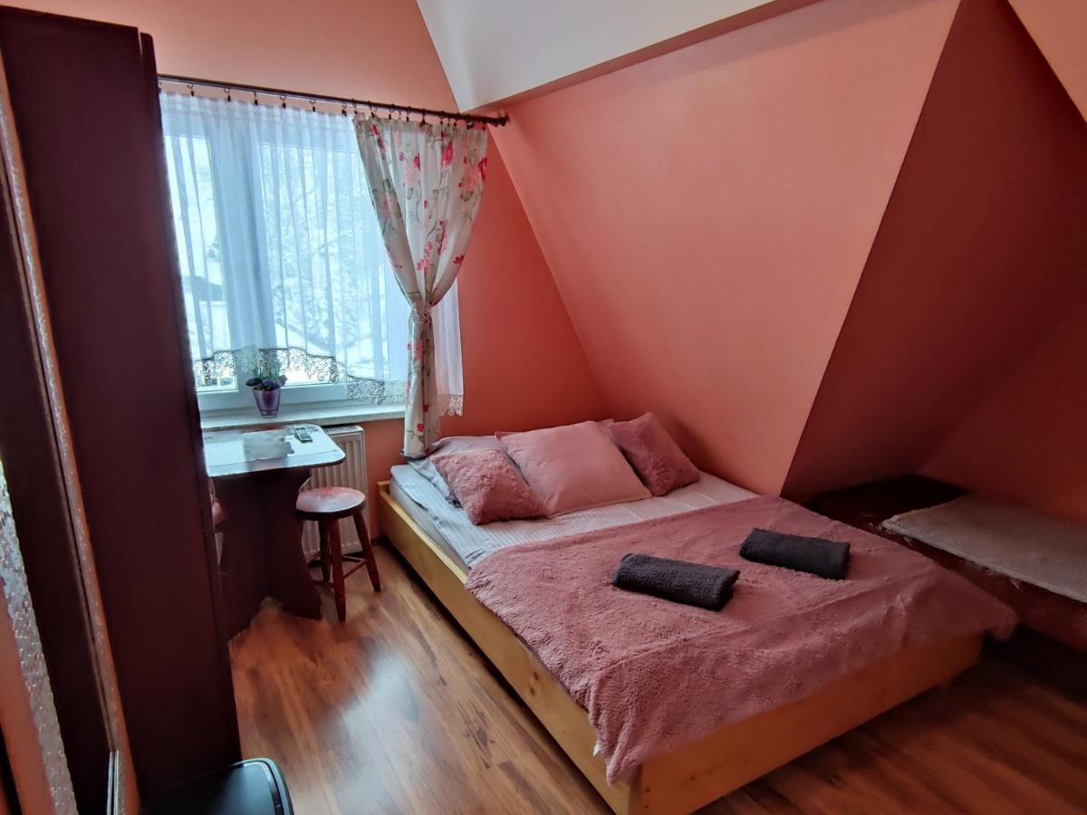 Pokoje i Apartamenty Regionalny Styl ul Króle 1a Zakopane Pokoj fotografie