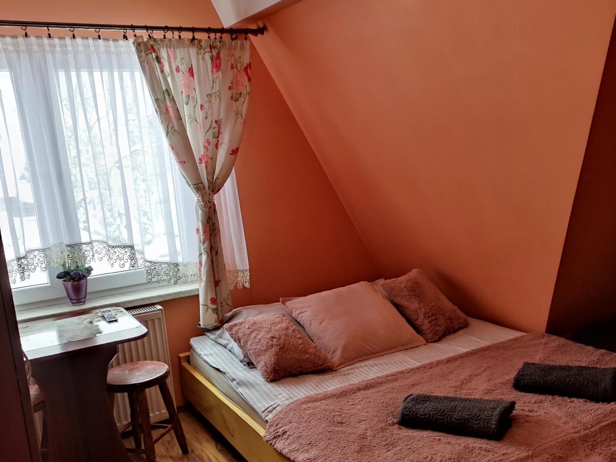 Pokoje i Apartamenty Regionalny Styl ul Króle 1a Zakopane Pokoj fotografie